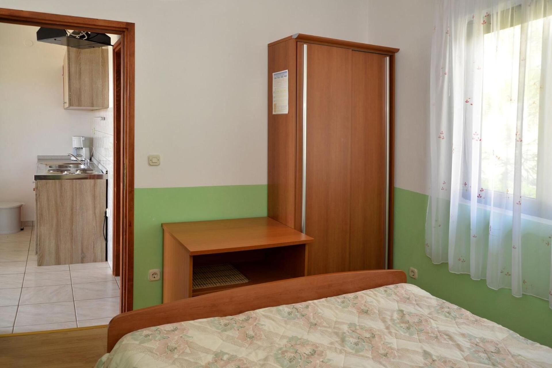 Apartments Toni Масліница Екстер'єр фото