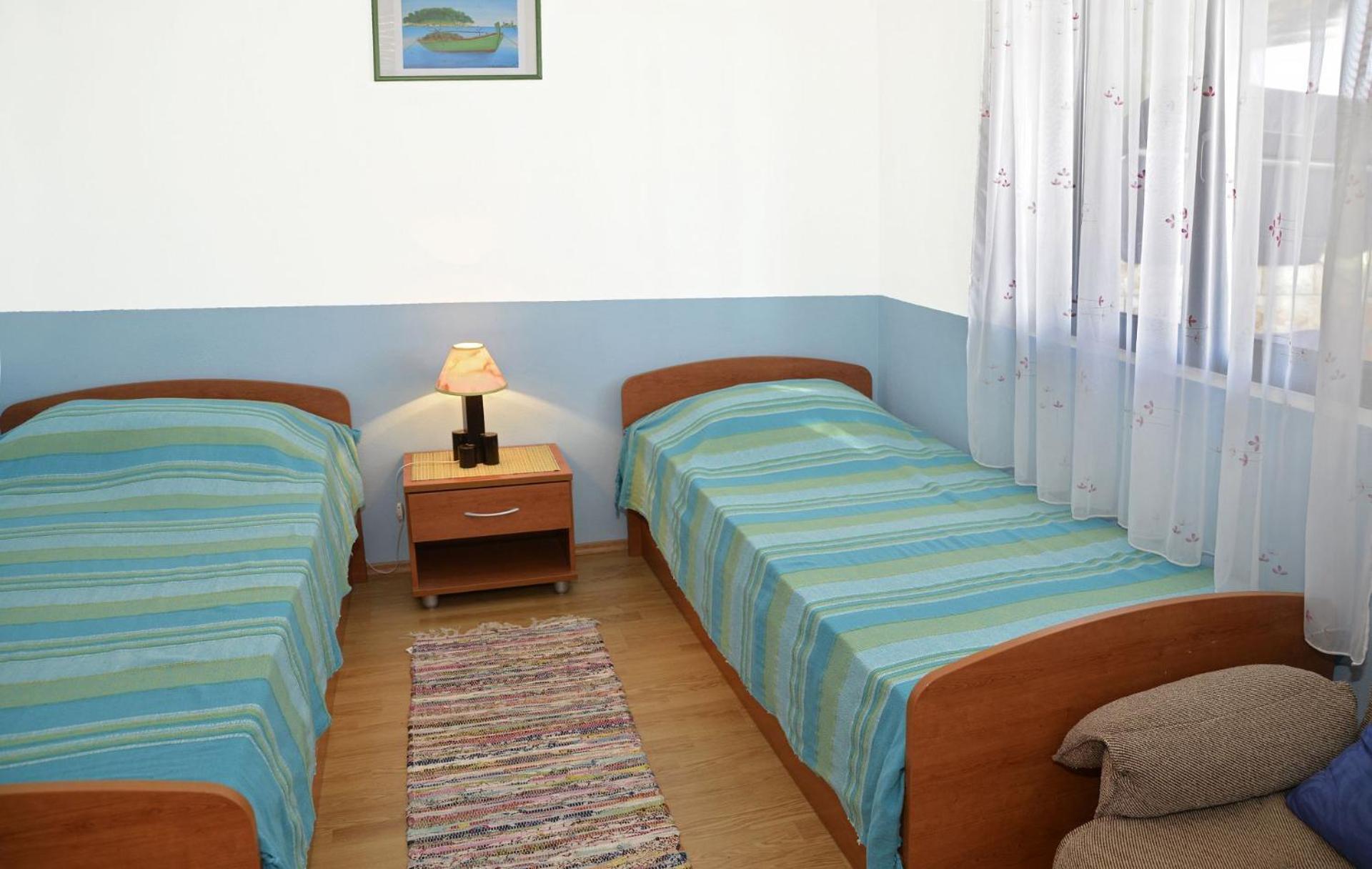 Apartments Toni Масліница Екстер'єр фото