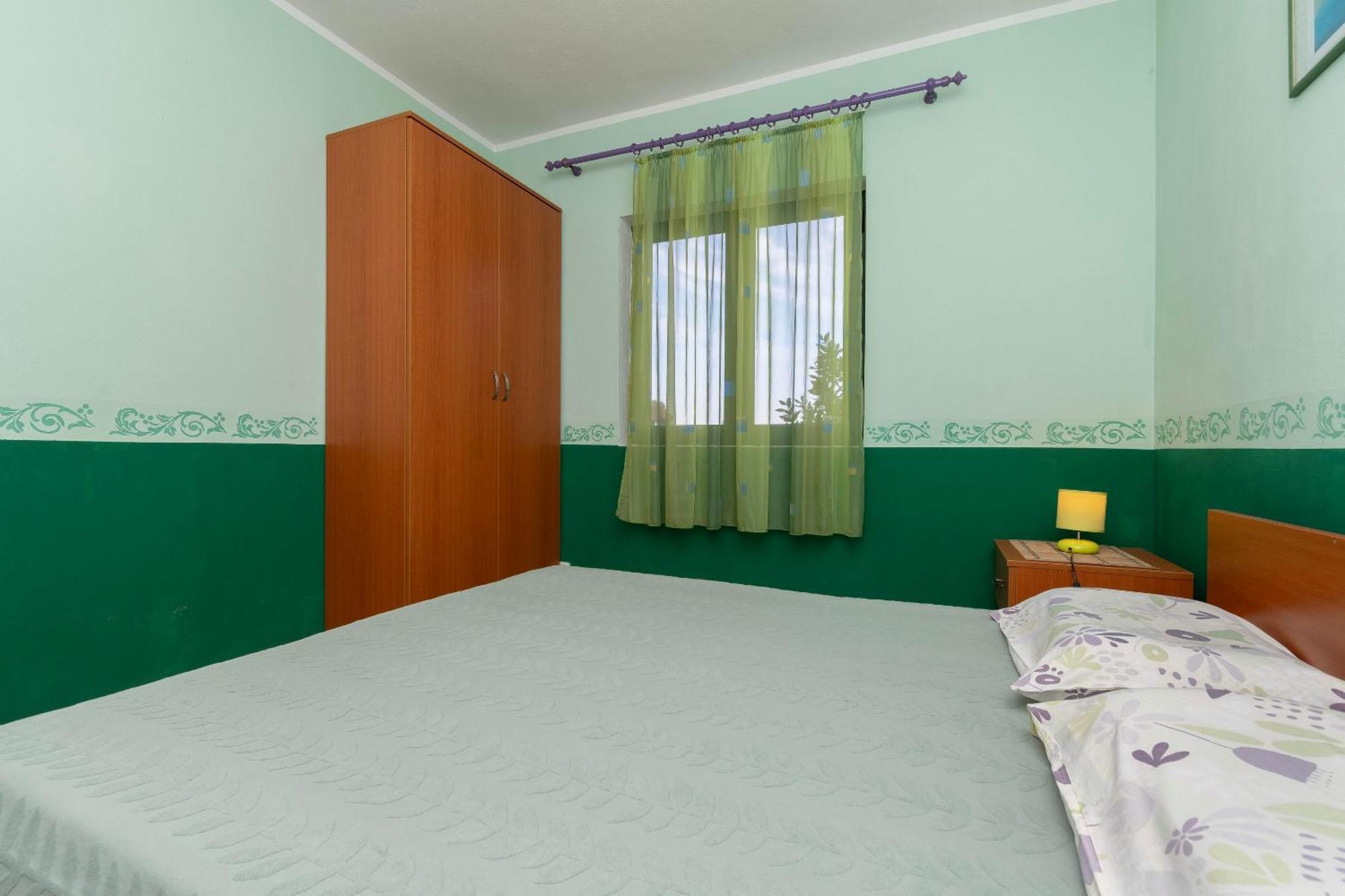 Apartments Toni Масліница Екстер'єр фото