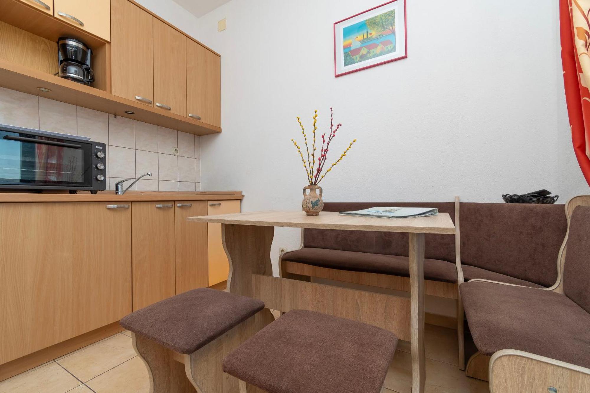 Apartments Toni Масліница Екстер'єр фото
