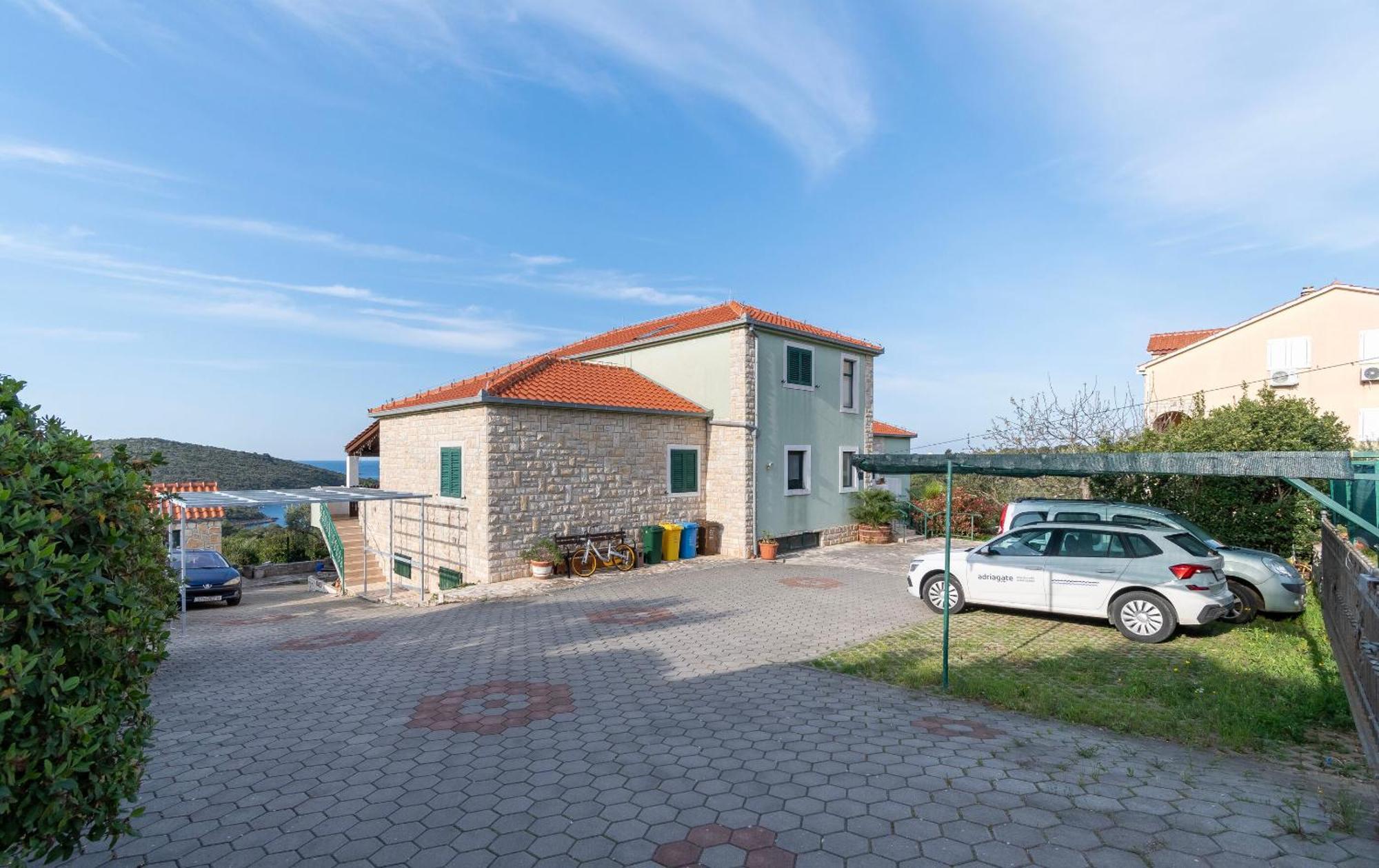 Apartments Toni Масліница Екстер'єр фото